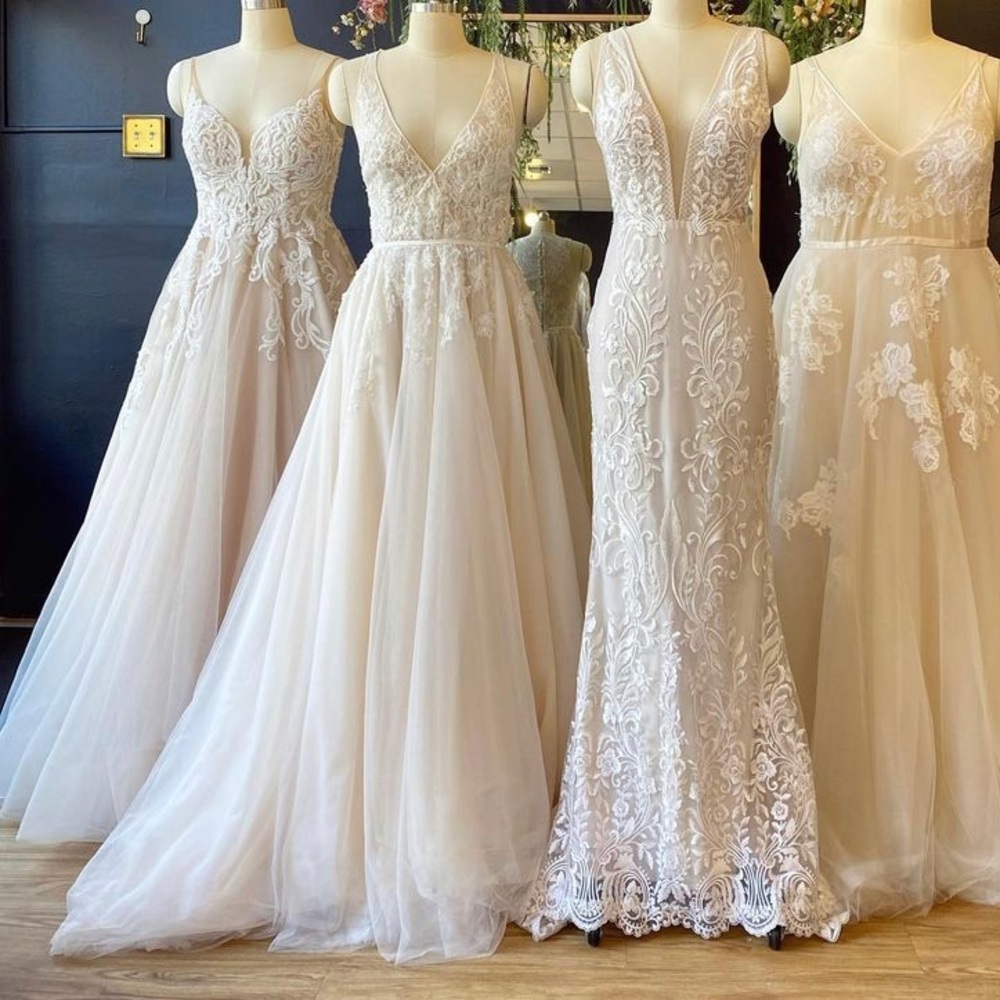 Monique Llhuillier Wedding Dress